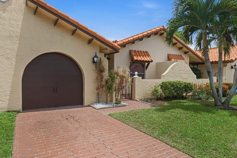 2 bedroom Villa at 5325 S Bolero Circle, Casa Del Rey 2, Delray Beach — photo 4
