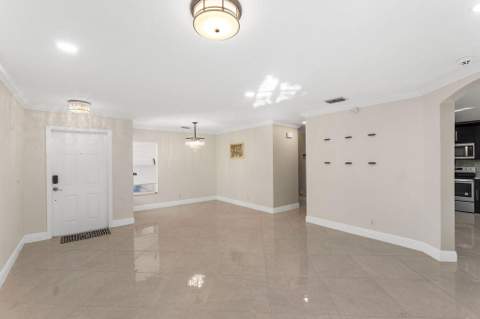6384 Adriatic Way, West Palm Beach FL - photo 8 of 30