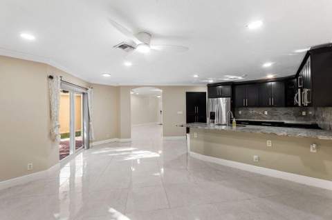 6384 Adriatic Way, West Palm Beach FL - photo 11 of 30