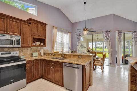 7204 Ashford Lane, Boynton Beach FL - photo 16 of 51
