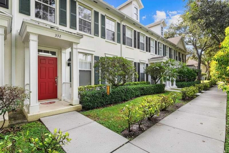 3 bedroom Townhouse at 332 Legare Court, Charleston Court At Abacoa, Jupiter — photo 2