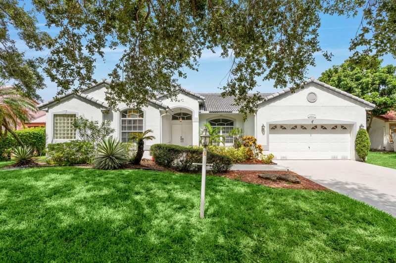 4 bedroom Single Family Residence at 4220 NW 90th Terrace, Royal Land Amended, Coral Springs — photo 1