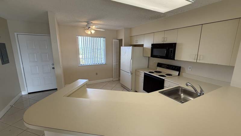 2 bedroom Condominium at 2334 S Cypress Bend Drive #802, Cypress Bend Vii, Pompano Beach — photo 4