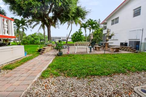 264 Northampton N, West Palm Beach FL - photo 17 of 20