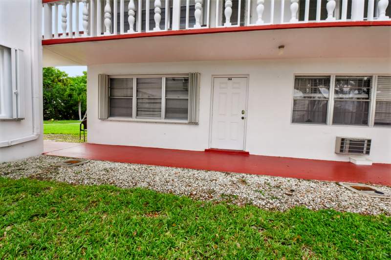 1 bedroom Condominium at 264 Northampton N, Century Village, West Palm Beach — photo 2