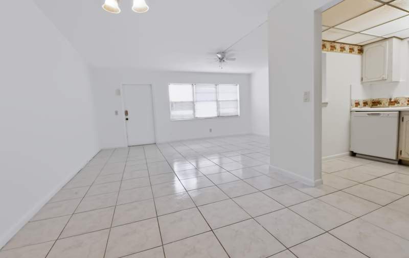 1 bedroom Condominium at 264 Northampton N, Century Village, West Palm Beach — photo 5