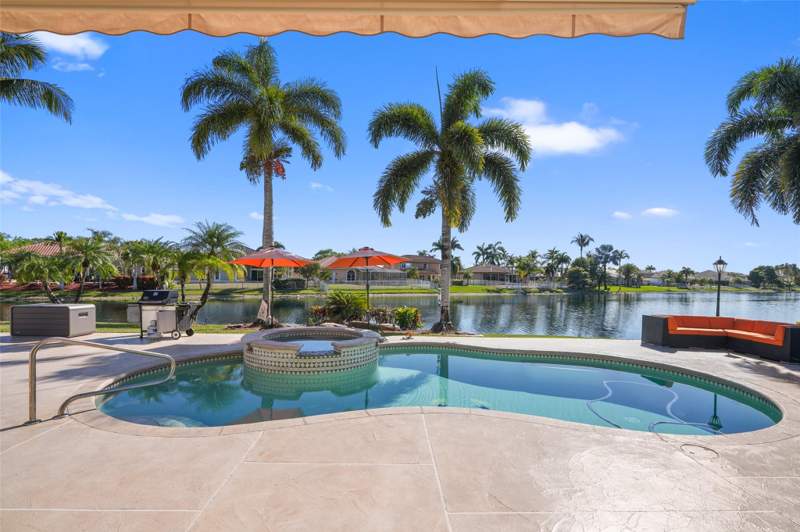 4 bedroom Single Family Residence at 6691 Segovia Way, Stoneridge Lake Estates Plat, Pembroke Pines — photo 4
