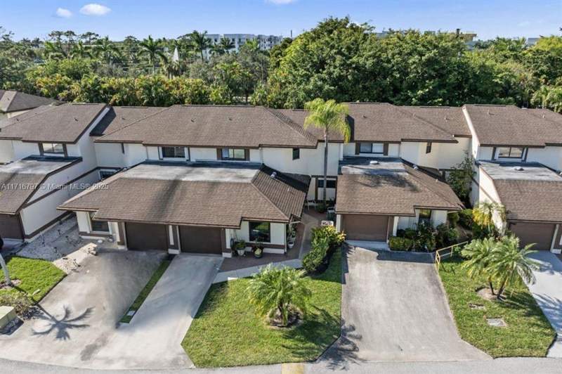 4 bedroom Townhouse at 20929 Boca Ridge Drive, Boca Ridge Glen, Boca Raton — photo 5