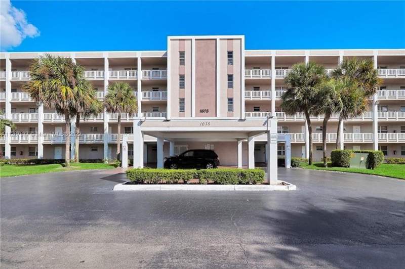 2 bedroom Condominium at 1075 Riverside Drive #303, Sherwood Square Condominium, Coral Springs — photo 2