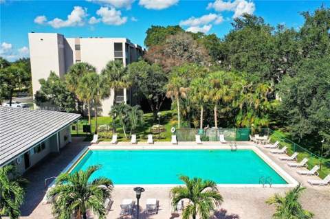 1075 Riverside Drive #303, Coral Springs FL - photo 20 of 23
