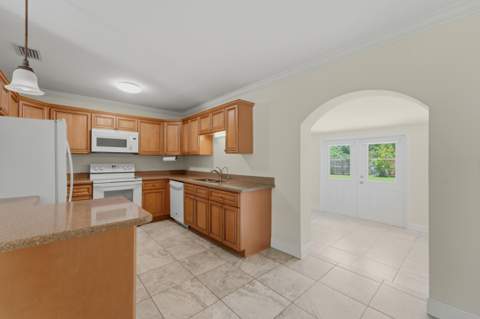 18966 SE Southgate Drive, Jupiter FL - photo 7 of 23