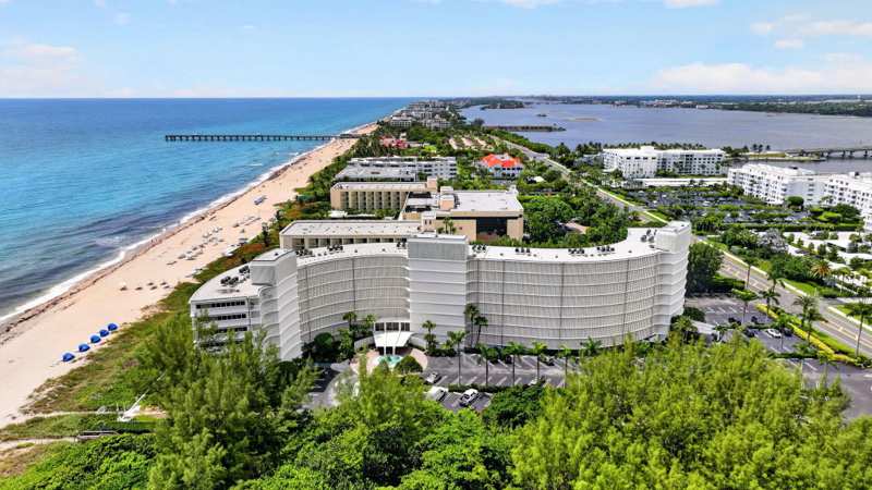 1 bedroom Stock Cooperative at 2780 S Ocean Boulevard #607, Ambassador II Corp, Palm Beach — photo 1