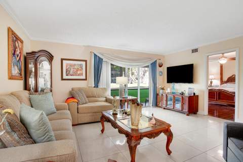 211 S Hollybrook Drive #107, Pembroke Pines FL - photo 6 of 20