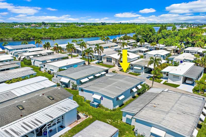 2 bedroom Mobile Home at 3500 S Kanner Highway #Lot 31, Riverland Mobile Home Park Unrec Co-Op, Stuart — photo 3
