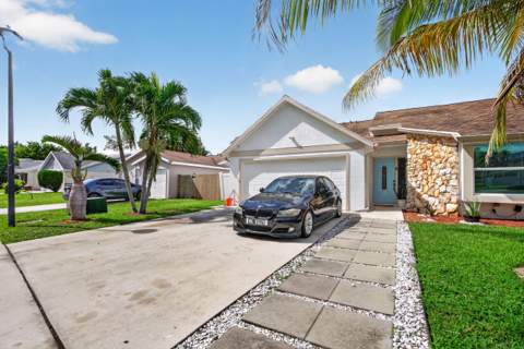 4858 Classic Drive, West Palm Beach FL - photo 11 of 67