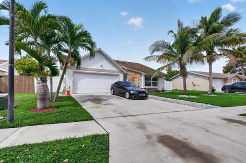 4858 Classic Drive, West Palm Beach FL - photo 15 of 67