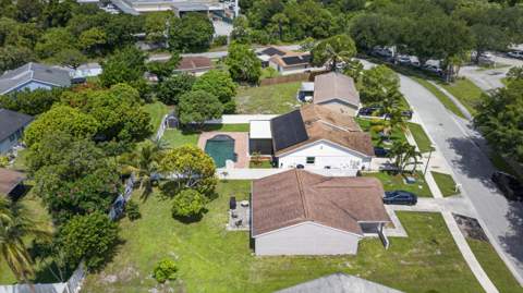 4858 Classic Drive, West Palm Beach FL - photo 18 of 67