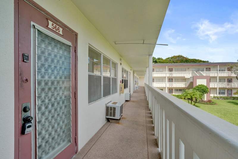 1 bedroom Condominium at 566 Fanshaw, Fanshaw At Century Village Condo, Boca Raton — photo 4