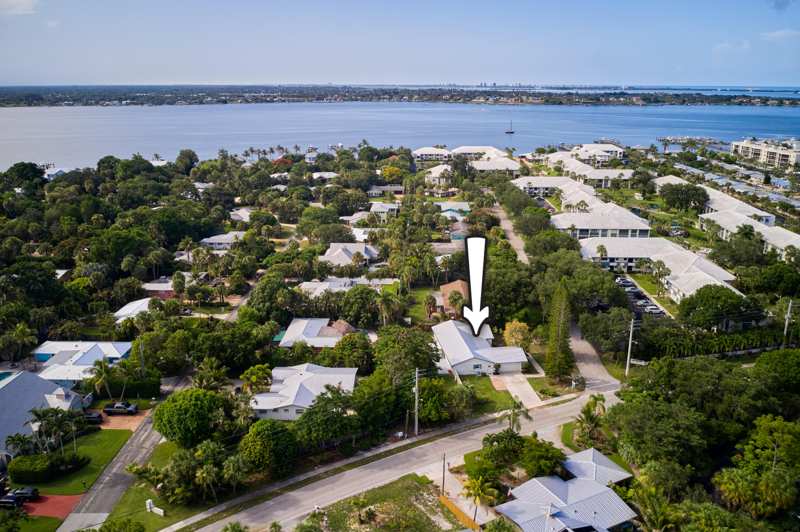 4 bedroom Single Family Residence at 296 SE Wentworth Drive, St Lucie Park, Stuart — photo 1