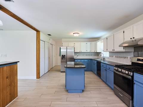 296 SE Wentworth Drive, Stuart FL - photo 9 of 56