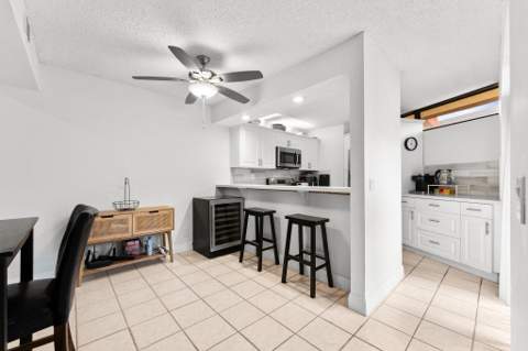 3874 Victoria Drive, West Palm Beach FL - photo 8 of 17