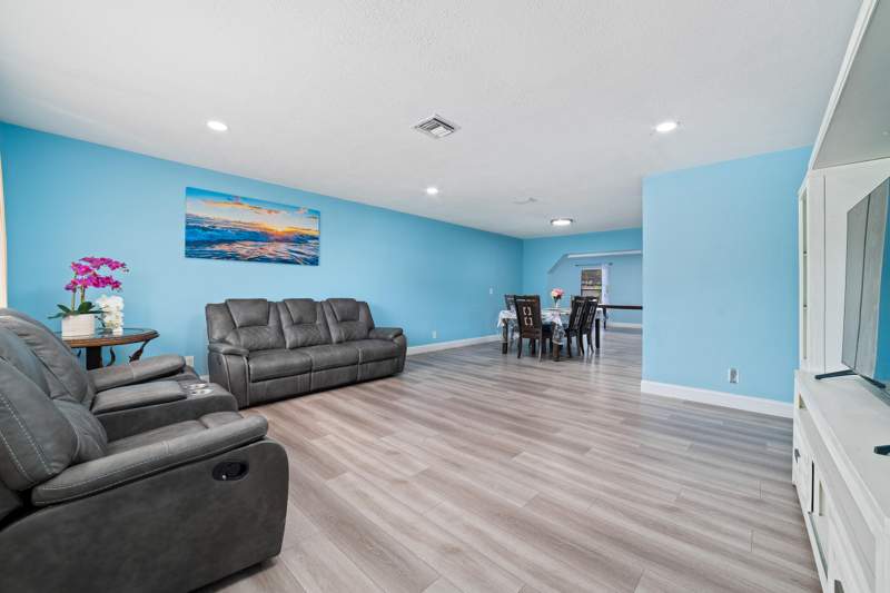 4 bedroom Single Family Residence at 6767 Massachusetts Drive, Floral Park Lantana, Lake Worth — photo 4