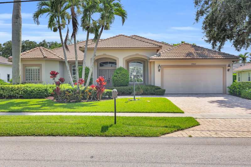 4 bedroom Single Family Residence at 19064 SE Jupiter River Drive, The Moorings, Jupiter — photo 1