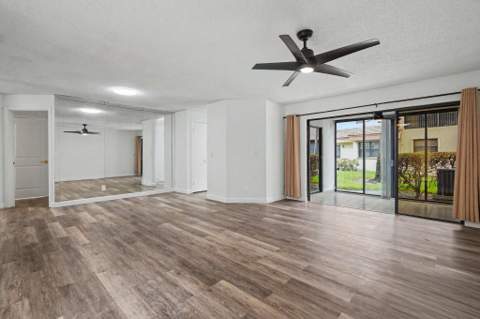 3405 Emerald Oaks Drive #207, Hollywood FL - photo 14 of 44
