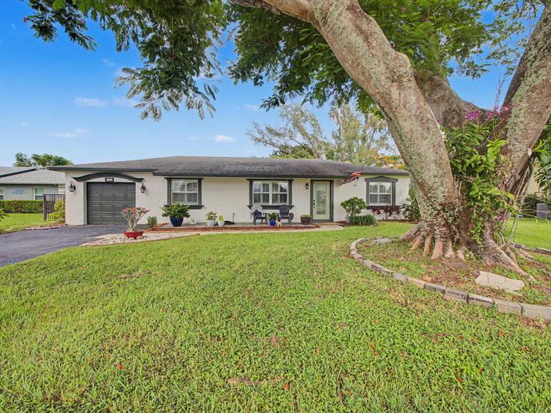 3 bedroom Single Family Residence at 19732 Colorado Circle, Southwind Lakes, Boca Raton — photo 2
