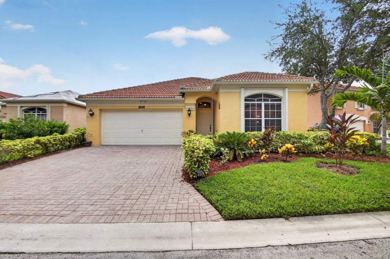 4 bedroom Single Family Residence at 8058 Via Hacienda, Woodbine, Riviera Beach — photo 2