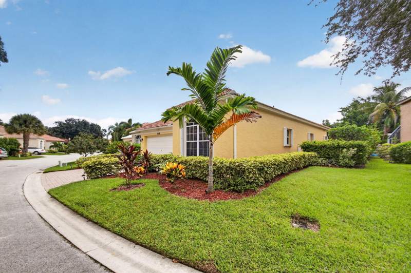 4 bedroom Single Family Residence at 8058 Via Hacienda, Woodbine, Riviera Beach — photo 5