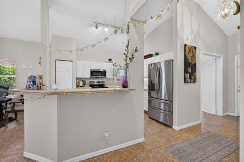 8058 Via Hacienda, Riviera Beach FL - photo 10 of 100