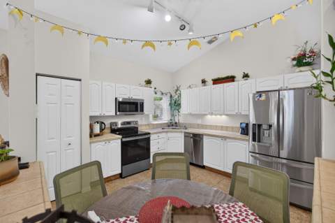 8058 Via Hacienda, Riviera Beach FL - photo 24 of 100