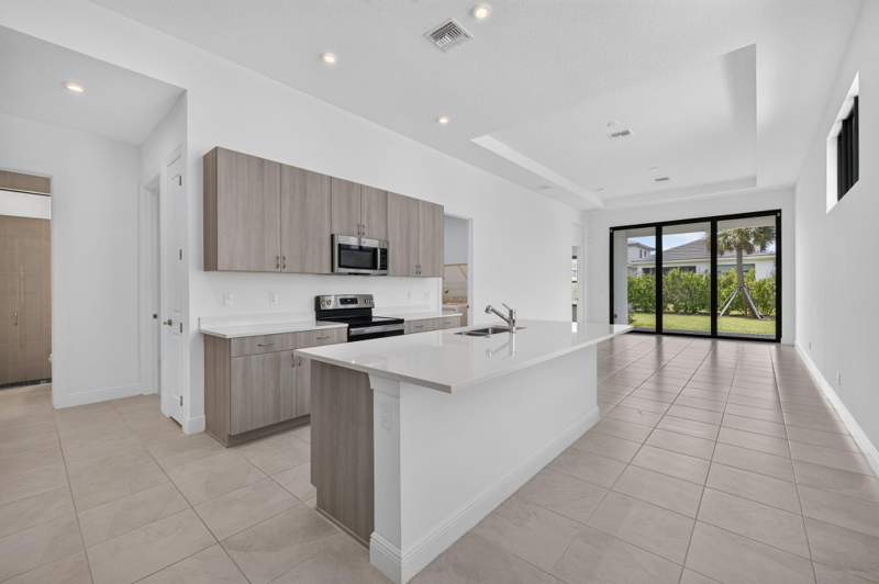 4 bedroom Single Family Residence at 9148 SW Esule Way, Verano , Port St. Lucie — photo 3