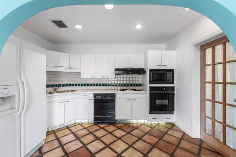 122 Euclid Boulevard, Lantana FL - photo 14 of 44