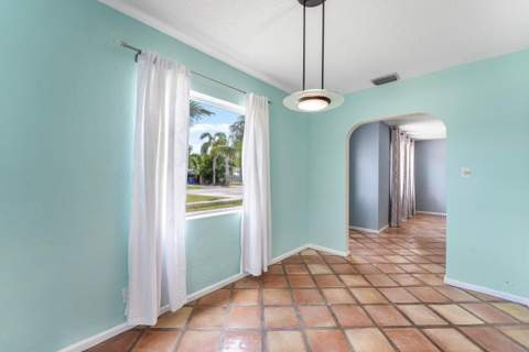 122 Euclid Boulevard, Lantana FL - photo 16 of 44