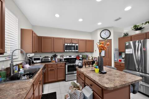 2823 S Evergreen Circle, Boynton Beach FL - photo 8 of 28
