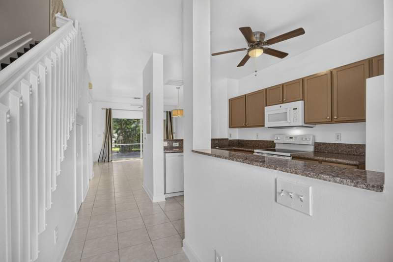 2 bedroom Townhouse at 6932 Stoney Creek Circle, Smithbrooke, Lake Worth — photo 5