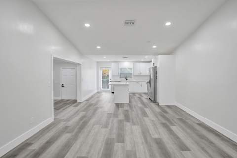 904 NW 51st Street, Deerfield Beach FL - photo 13 of 62