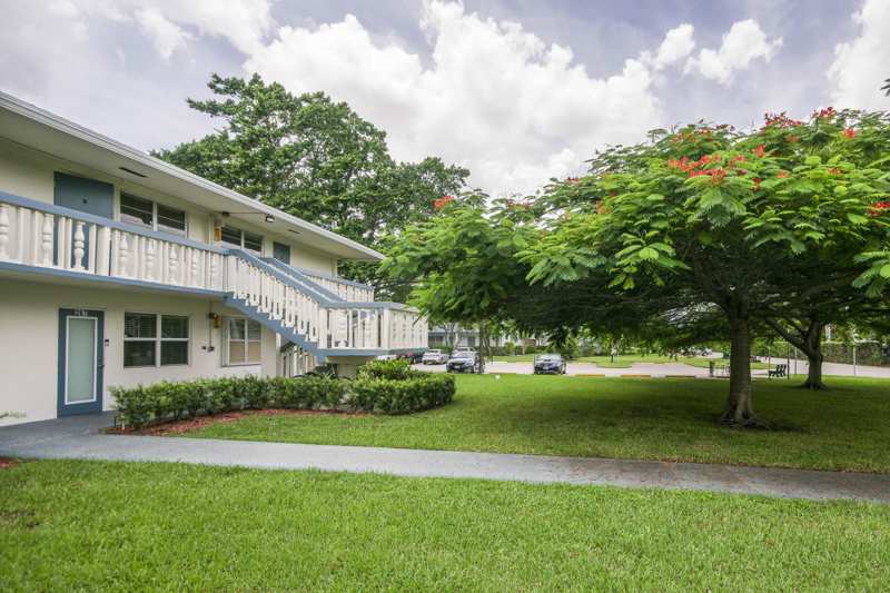 2 bedroom Condominium at 279 Tilford M, Tilford M Condo at Century Village East , Deerfield Beach — photo 1