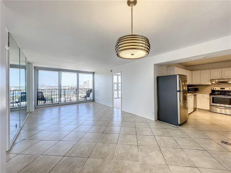 2 bedroom Condominium at 531 N Ocean Boulevard #1207, Silver Thatch Atlantic Plaza, Pompano Beach — photo 4
