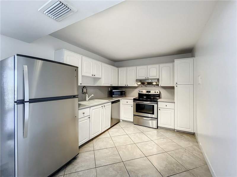 2 bedroom Condominium at 531 N Ocean Boulevard #1207, Silver Thatch Atlantic Plaza, Pompano Beach — photo 5