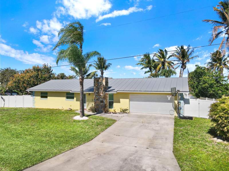 3 bedroom Single Family Residence at 1902 Mimosa Avenue, Surfside Unit 2, Fort Pierce — photo 2