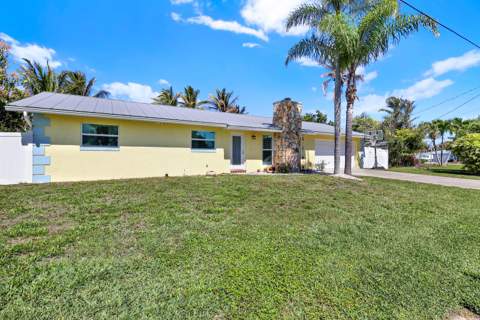 1902 Mimosa Avenue, Fort Pierce FL - photo 16 of 61
