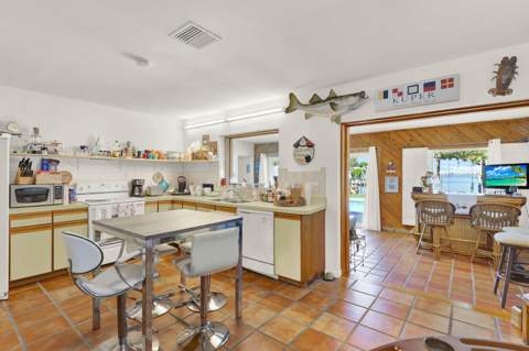 1902 Mimosa Avenue, Fort Pierce FL - photo 23 of 61