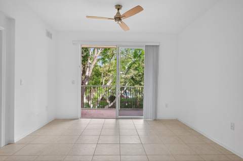 7775 Yardley Drive #314, Tamarac FL - photo 9 of 40