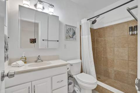 3672 NW 18th Avenue, Oakland Park FL - photo 9 of 56