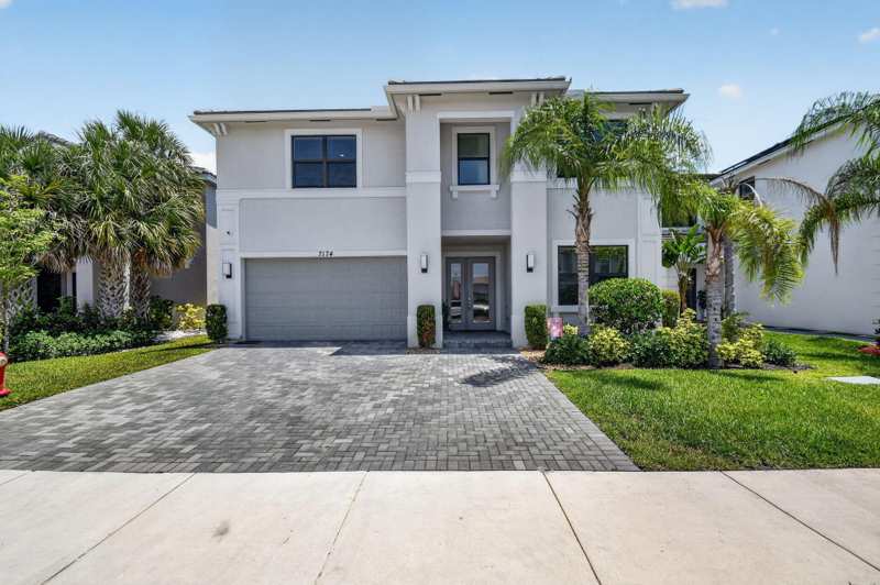 5 bedroom Single Family Residence at 7174 Villamar Way, Toscana Isles, Lake Worth — photo 1