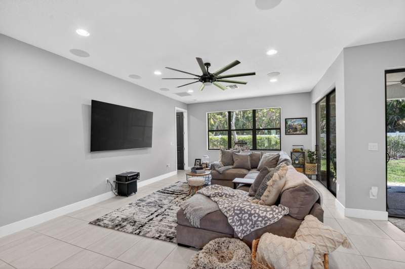 5 bedroom Single Family Residence at 7174 Villamar Way, Toscana Isles, Lake Worth — photo 5