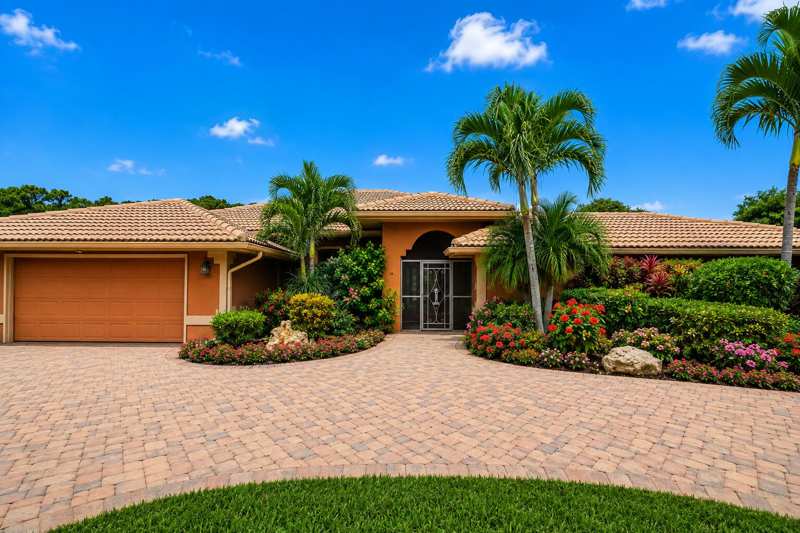 4 bedroom Single Family Residence at 1180 SW Mirror Lake Cove, Country Club Estates Parcel 8 Phase 1, Port St. Lucie — photo 1